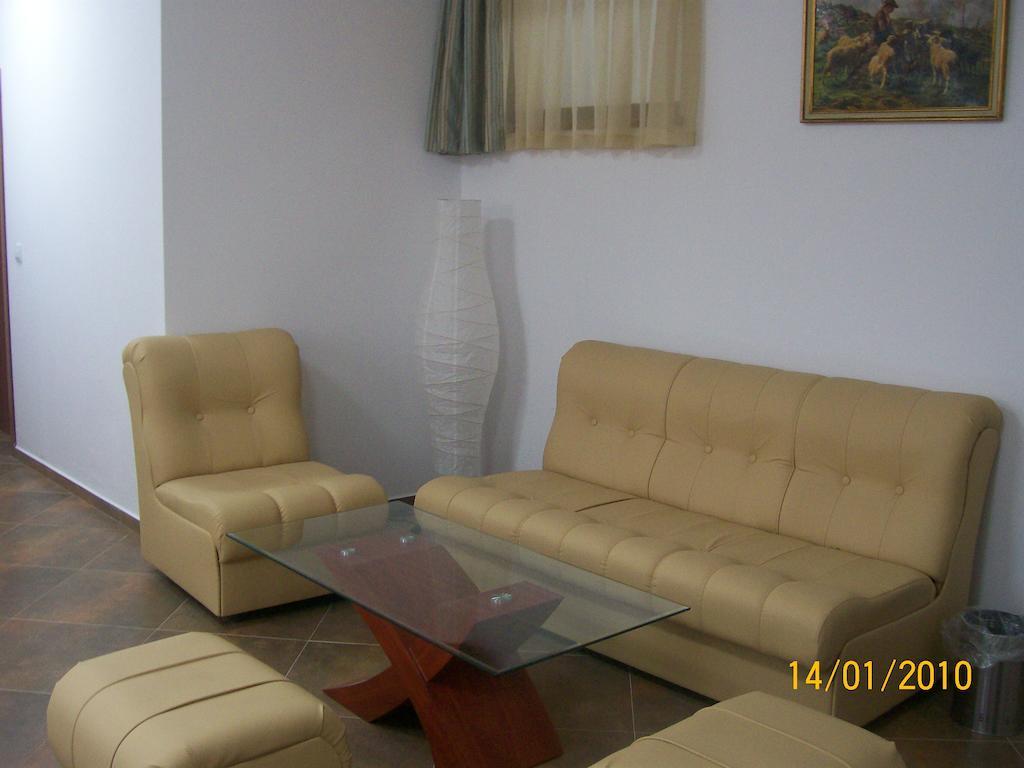 Hera Guest House 치플리크 외부 사진