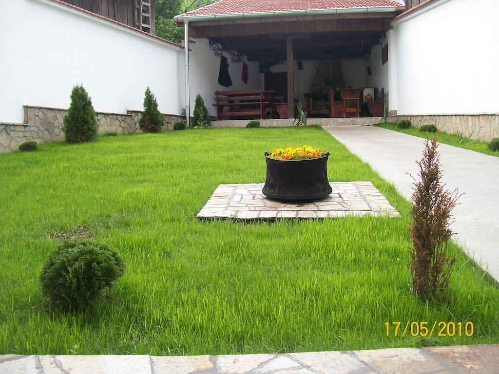 Hera Guest House 치플리크 외부 사진