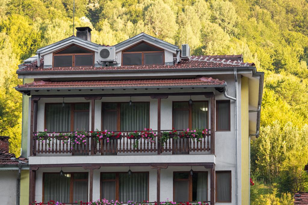 Hera Guest House 치플리크 외부 사진