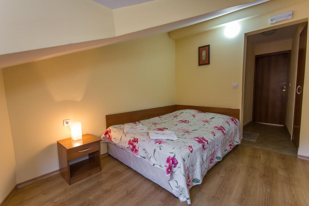 Hera Guest House 치플리크 외부 사진