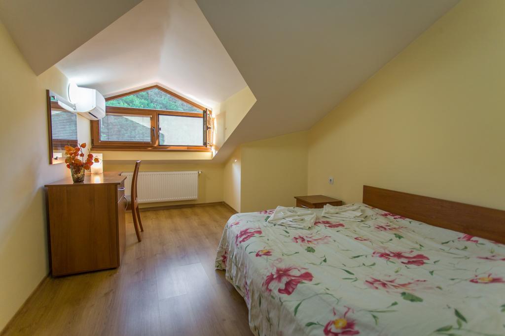 Hera Guest House 치플리크 외부 사진
