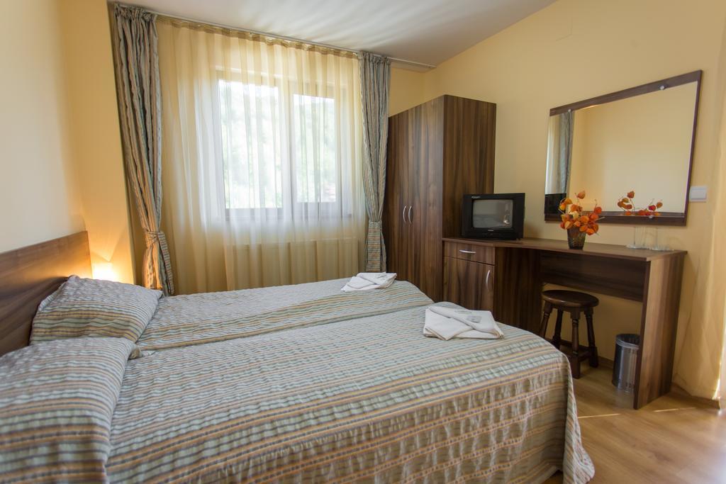 Hera Guest House 치플리크 외부 사진