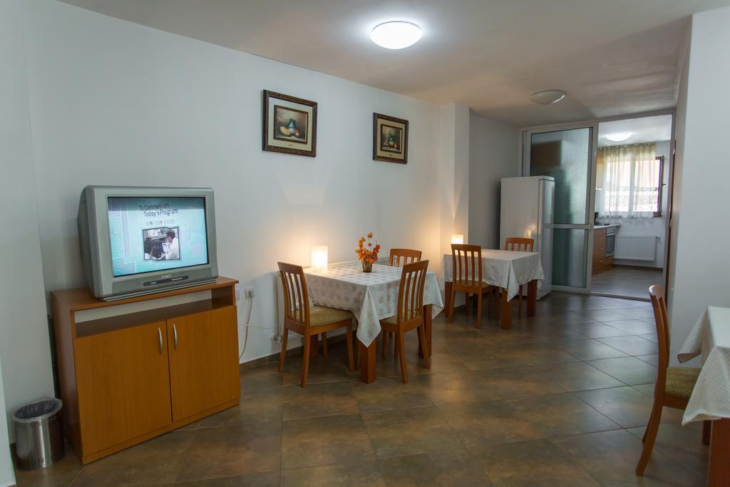 Hera Guest House 치플리크 외부 사진