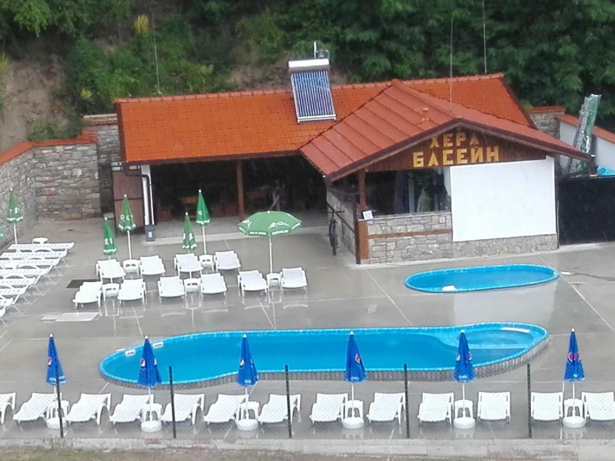 Hera Guest House 치플리크 외부 사진